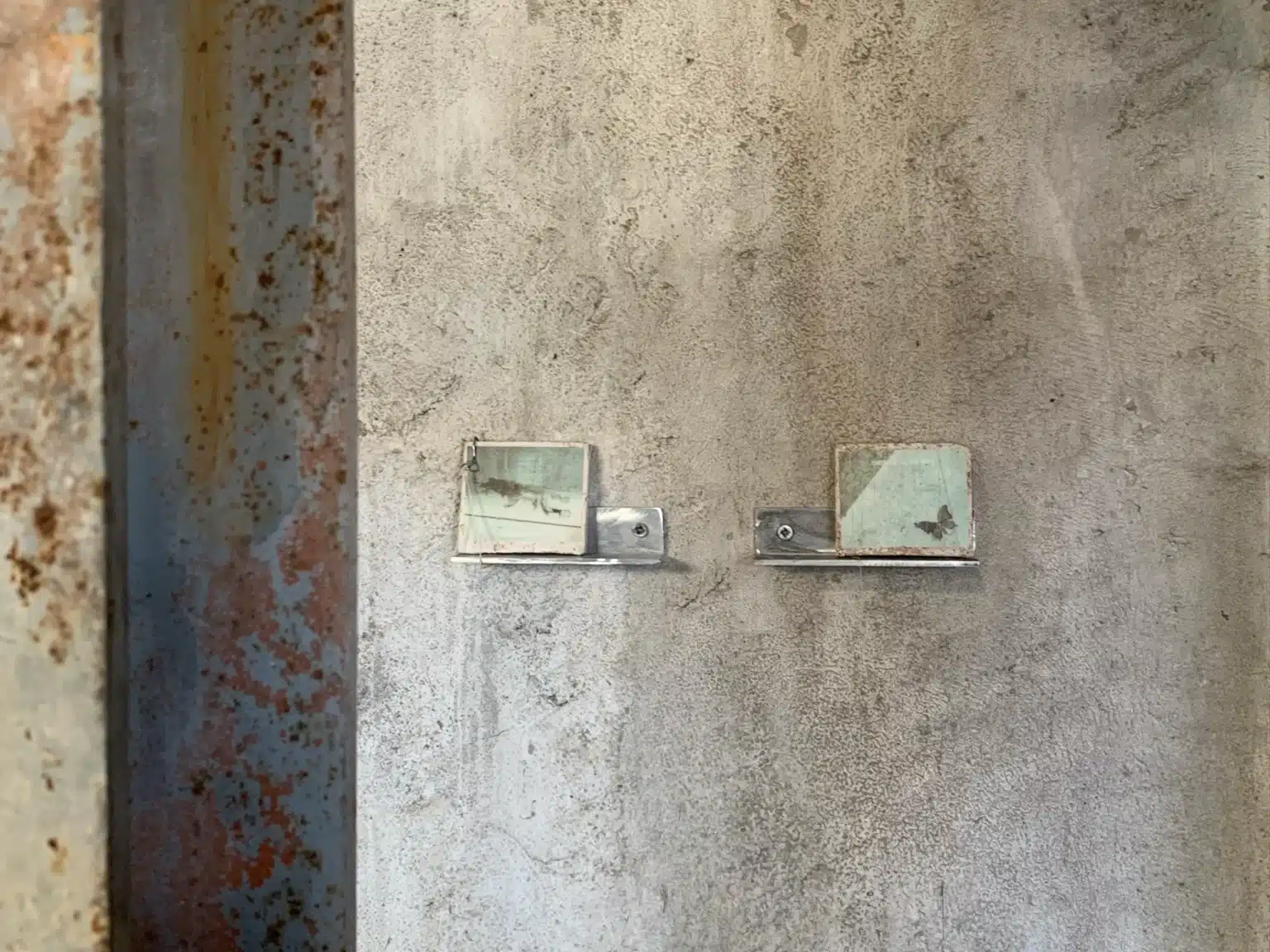 art space view - Dusty Witnesses - diptych installation - Fakonde